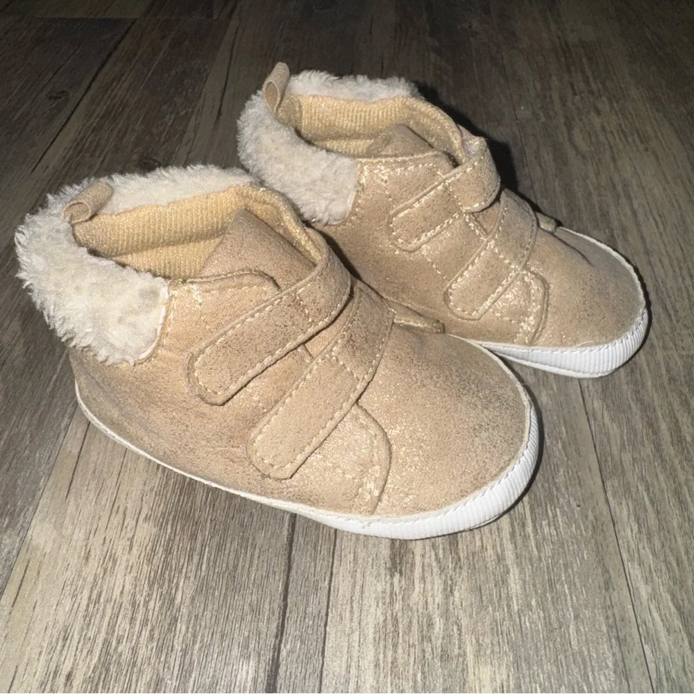 ☀️6/$20☀️ Primark Tan Baby Shoes with Faux Fur